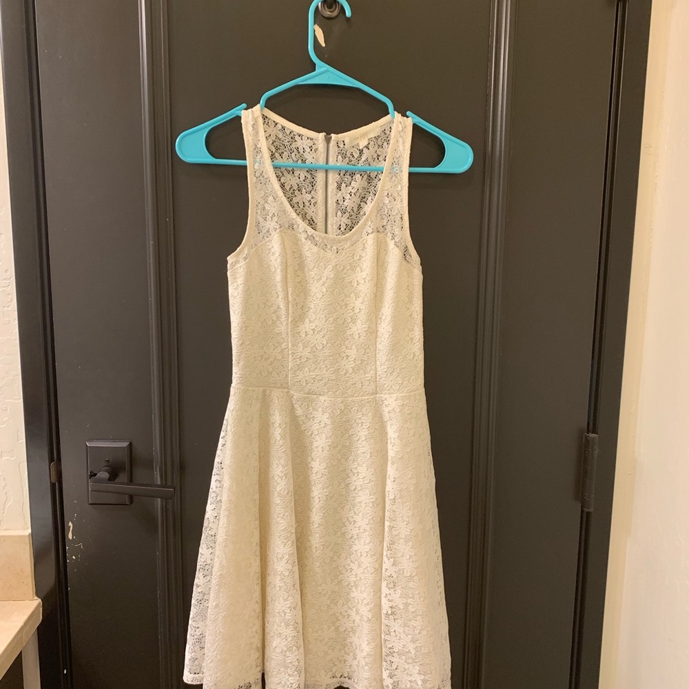 WHITE FLORAL DRESS